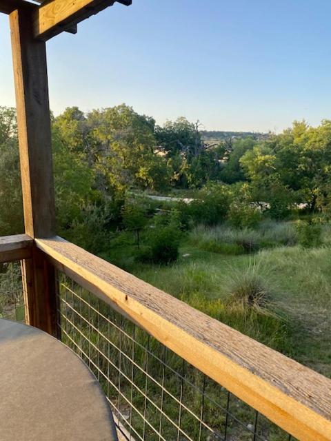 City On A Hill At Spring Creek Fredericksburg Bagian luar foto